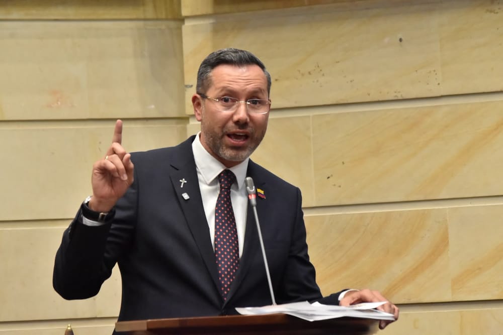 ¿Cuándo se sabrá si Jaime Andrés Beltrán sigue al frente de Ministerio de Vivienda? imagen de la publicación