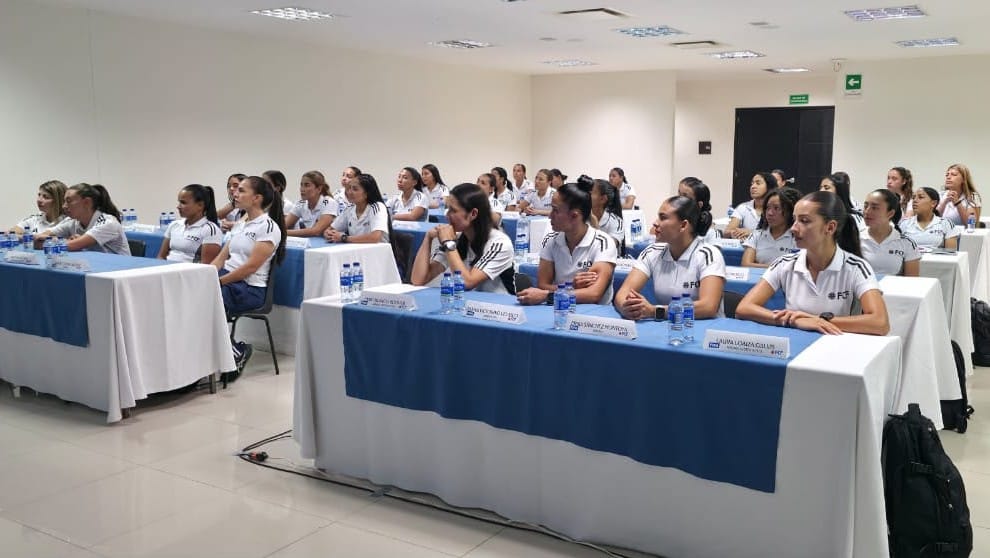 Árbitras del fútbol se reúnen en Bucaramanga imagen de la publicación