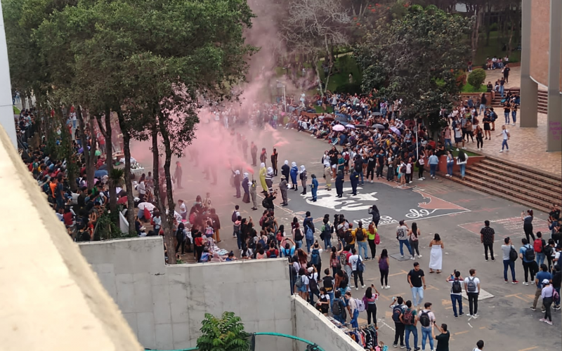 Abelardo ordenará a la policía entrar a las UIS en el caso de que regresen las protestas  ¿Le gusta la idea? imagen de la publicación
