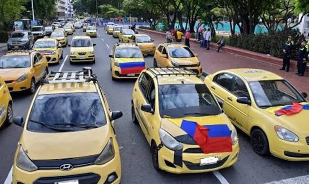 Taxistas anuncian protestas  y bloqueos en la vía al aeropuerto de Palonegro imagen de la publicación