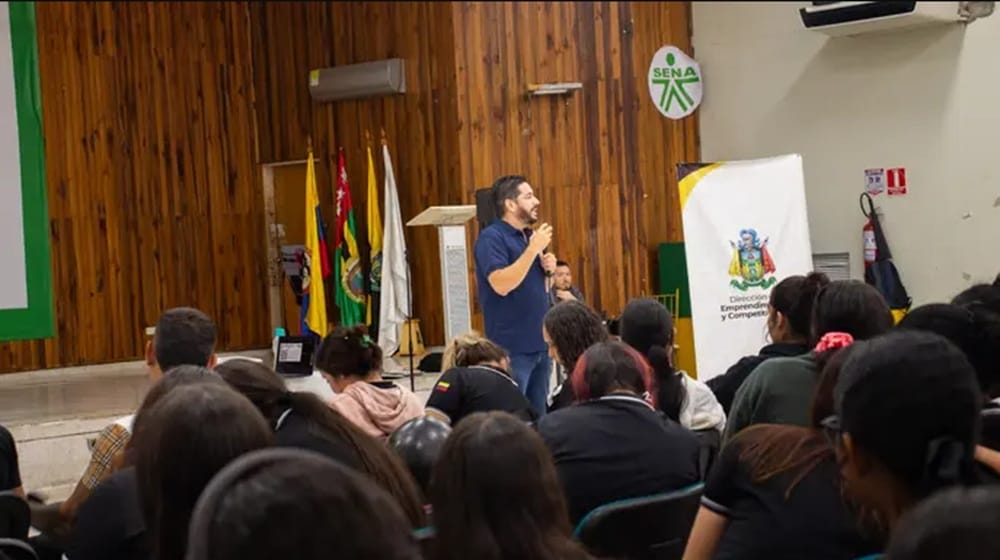 Peligros detrás de las pantallas son expuestos en Contigo Conectados en Barrancabermeja imagen de la publicación