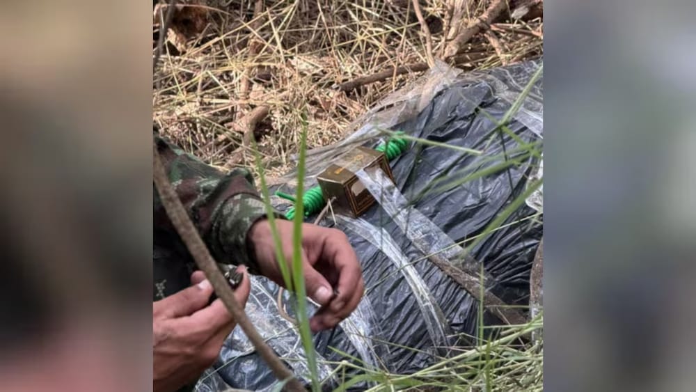 ¡Otra caleta del ELN en Santander! Hallan más de 100 kilos de explosivos ocultos en Charta imagen de la publicación