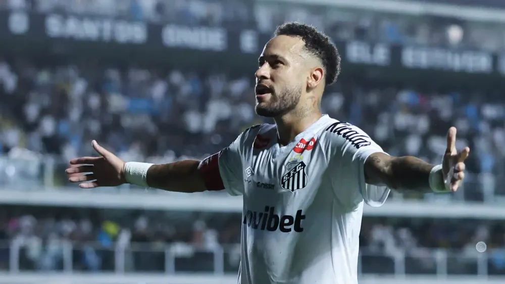 Neymar ayudó a Santos a pagar una millonaria deuda y destrabó los fichajes de Coutinho y Arthur imagen de la publicación