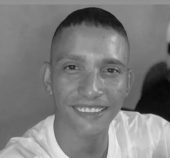 Así acribillaron a tiros a Andrés David Polo cuando detuvo su motocicleta en Floridablanca imagen de la publicación