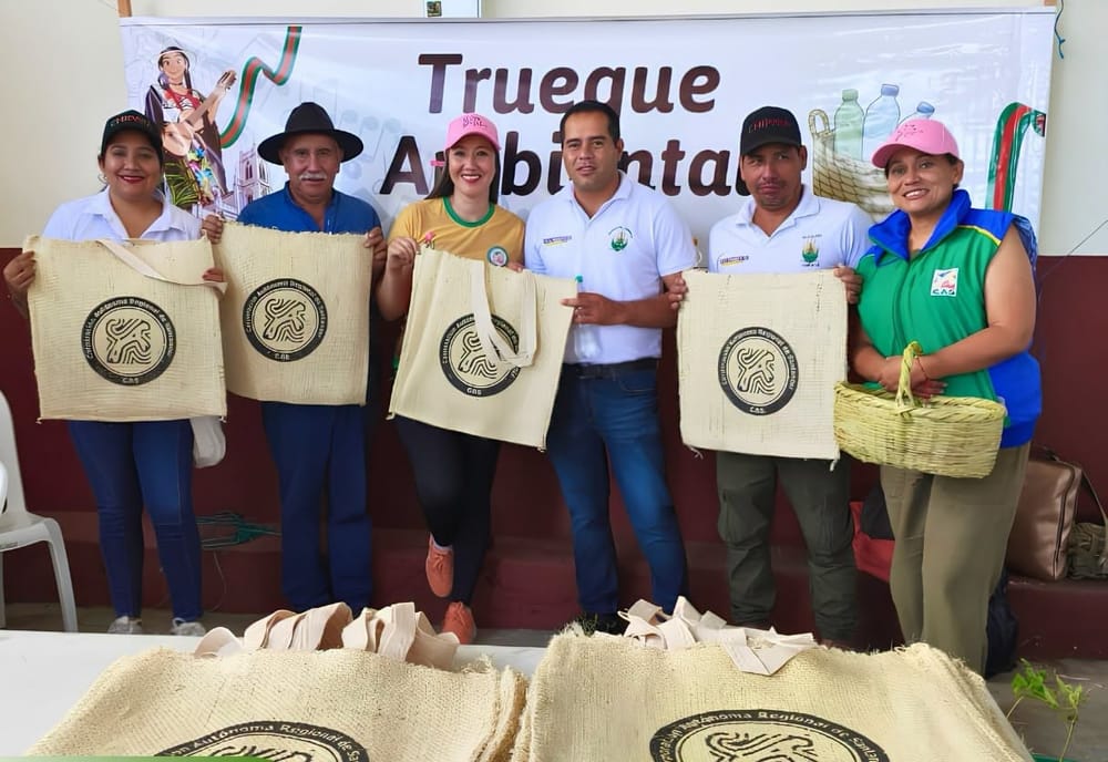 CAS presente en Mercado Campesino y Trueque Ambiental imagen de la publicación
