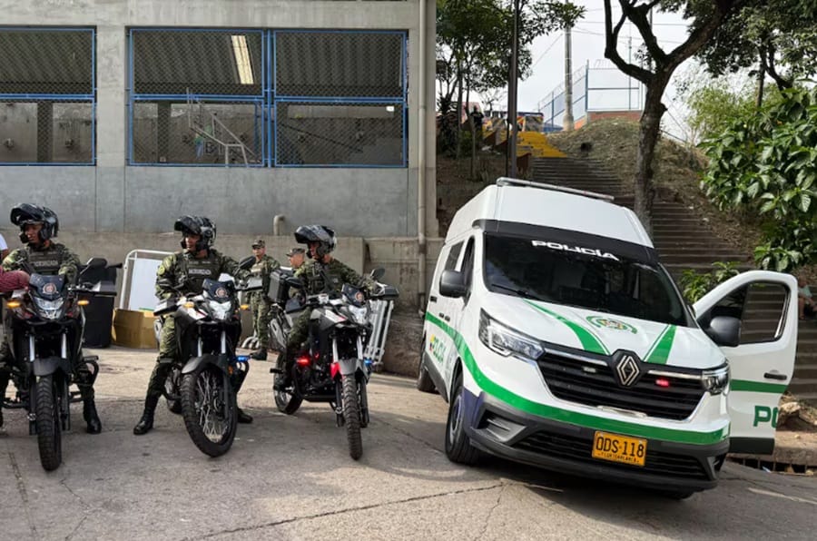 CAIs y motocicletas refuerzan logística de la Fuerza Pública imagen de la publicación