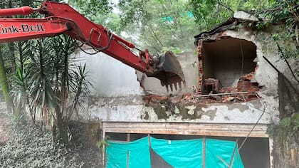 Inició demolición de una mansión vinculada a Pablo Escobar en El Poblado imagen de la publicación