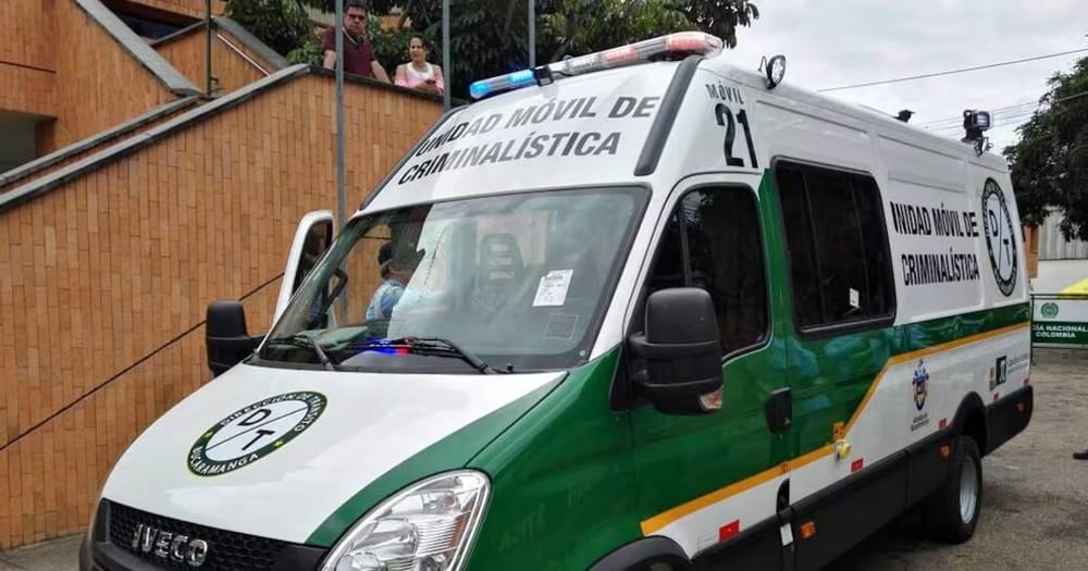 Trágico accidente en Bucaramanga: adulto mayor murió arrollado por una moto y el conductor terminó herido imagen de la publicación