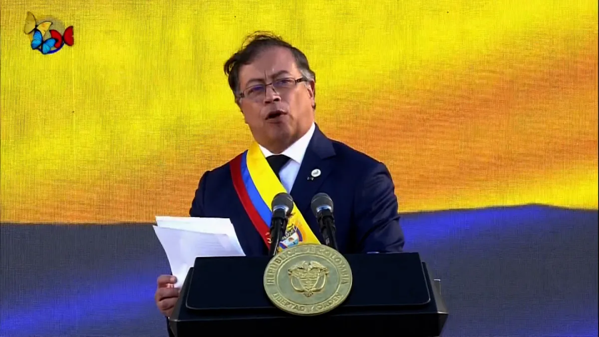 Presidente Petro anuncia significativo aumento en el salario mínimo 2024