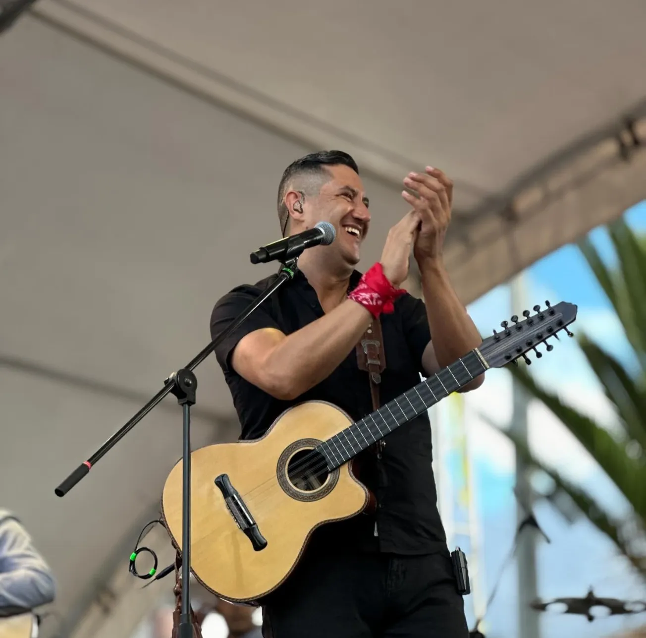 Heredero revitalizó el tradicional género musical de la carranga