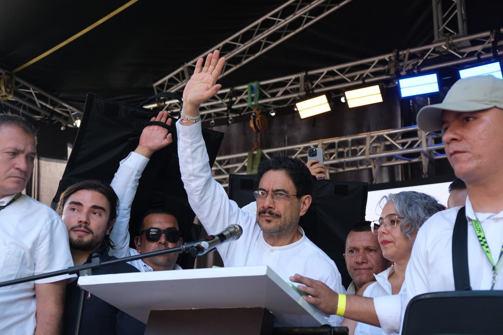 El que faltaba: Iván Cepeda también denunció amenazas en su contra ¿Le creemos? imagen de la publicación