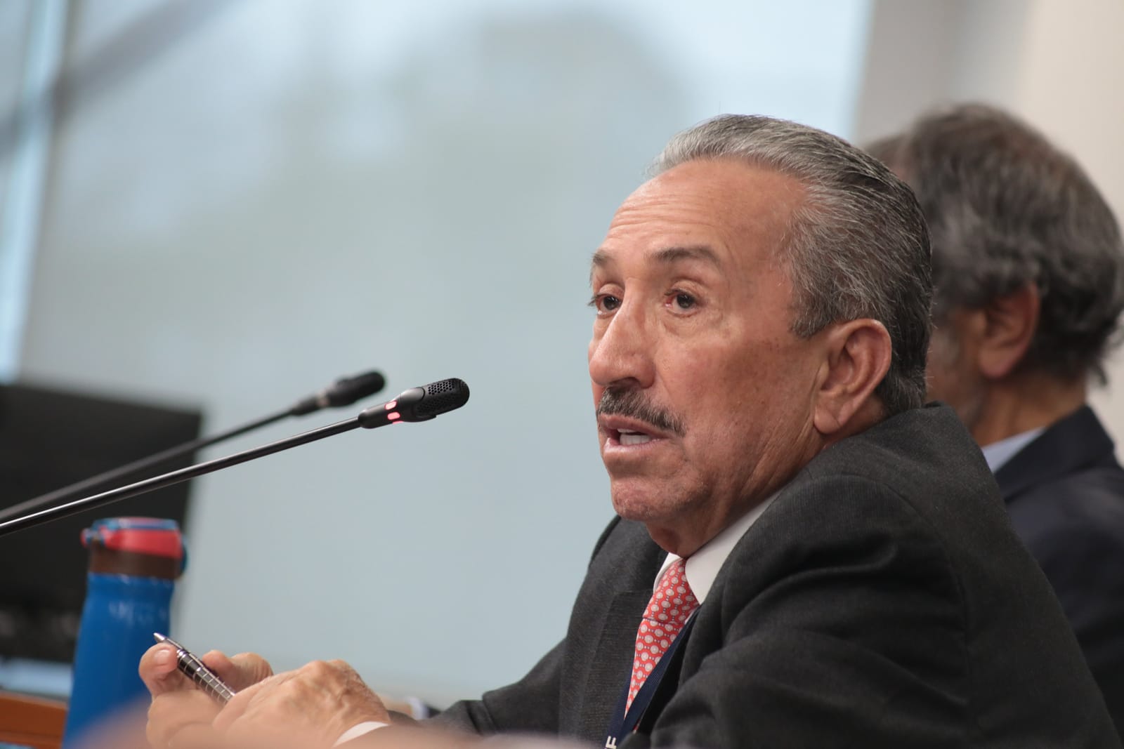 Se abre la puerta de la JEP para el exgobernador Hugo Águilar tras aceptar su relación con grupos paramilitares imagen de la publicación