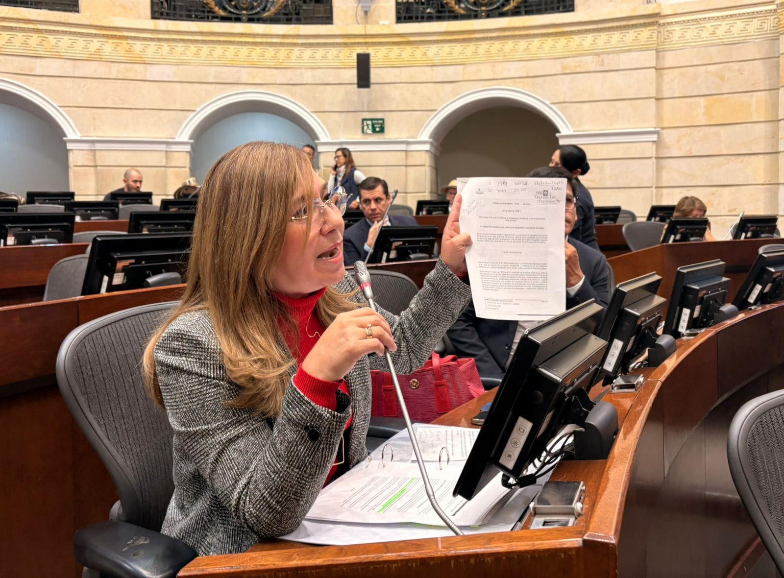 “El dolor la está matando”: senadora Hurtado alerta caso crítico de desprotección a víctimas de biopolímeros imagen de la publicación