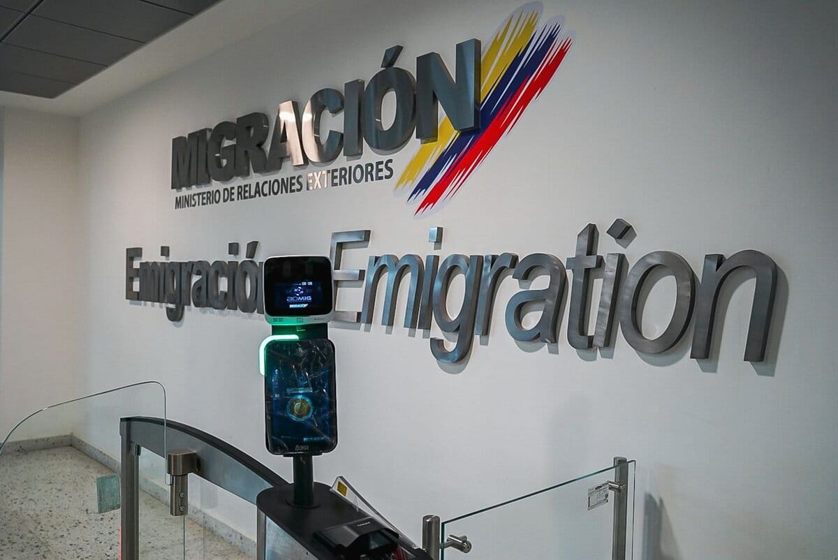 Biomig es el nuevo 'juguete' para control migratorio y la seguridad en el aeropuerto Palonegro de Lebrija imagen de la publicación
