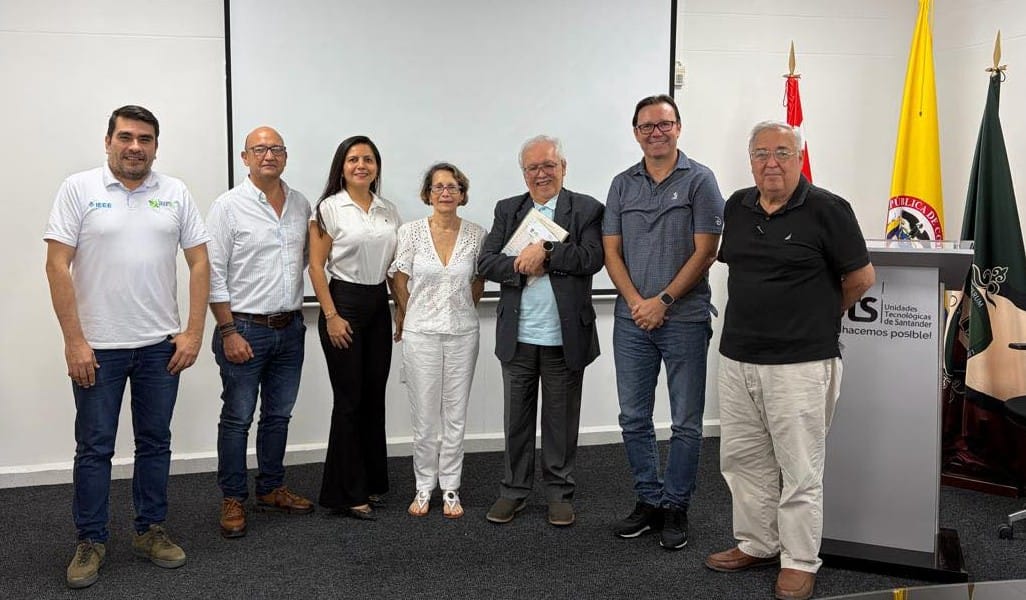 Referente internacional visita las UTS imagen de la publicación