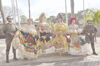 Desfile artístico en el ‘Día de los Periodistas’ imagen de la publicación