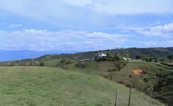 Santander construye sueños con el programa ‘Mi techo es un hecho’