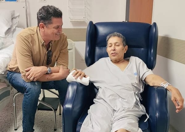 Acordeonero de Carlos Vives, Egidio Cuadrado, se recupera en la Clínica Foscal de Floridablanca
