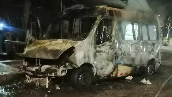 Ambulancia de la concesión Ruta al Sur fue incinerada por hombres armados