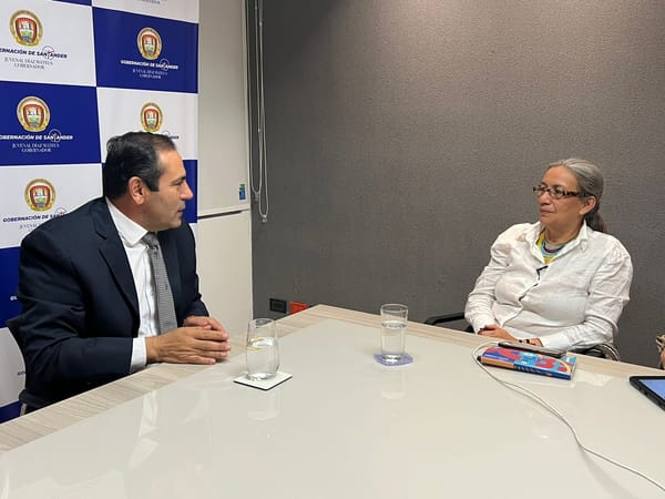 Viceministra de Ambiente y Gobernador de Santander evalúan medidas contra incendios
