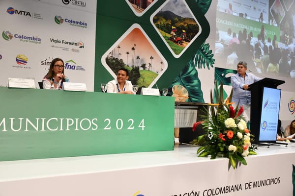 Alcalde de Girón impulsa desarrollo sostenible en Congreso Nacional de Municipios