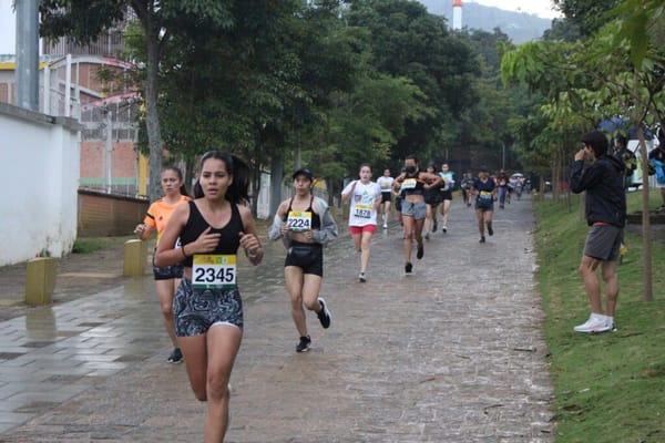 Comienza entrenamiento para mejorar rendimiento en la Carrera Atlética UIS