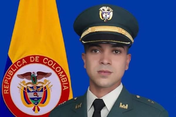 Barbosa llora la muerte del teniente Jhon Barbosa tras accidente aéreo