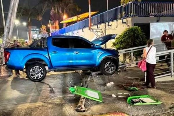 Conductor se fue de estreno obligado, chocó durante 'test drive'