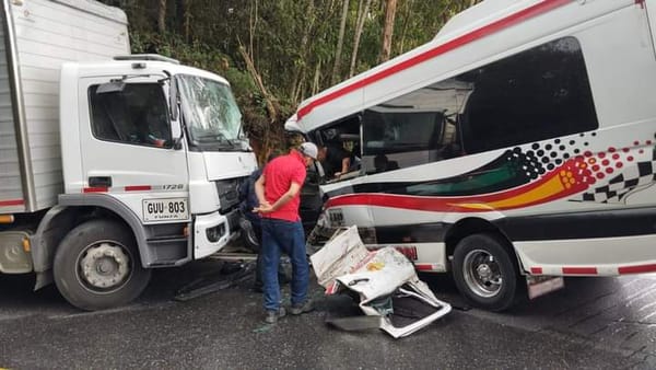 Fuerte choque en la vía a Pamplona dejó múltiples heridos