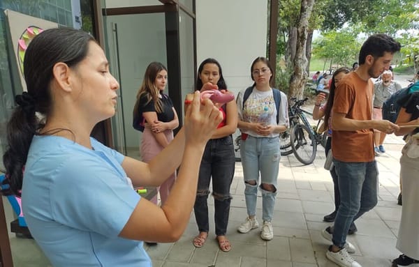 Mujeres de la UIS se unen en jornada de concientización sobre higiene menstrual