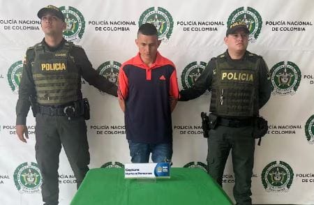 Bajo la fachada de vender bolsas trató de robar en Bucaramanga