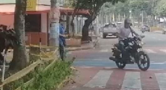 En cuestión de segundos motorizado se llevó un celular en Bucaramanga