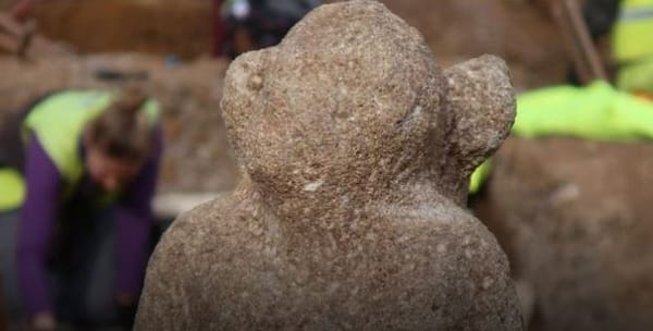 Obrero encontró histórica pieza de los dioses romanos