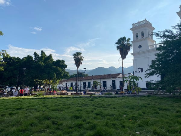 La esperada inauguración del parque principal de Girón