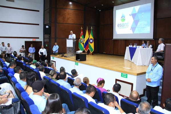 Alcaldes y gobierno de Santander trabajan en soluciones para aguas, movilidad y planeación