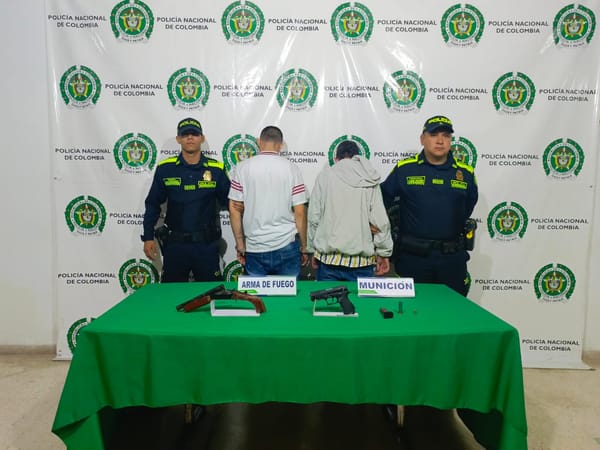 VIDEO. Con par de 'fierros' cayeron dos criminales en Bucaramanga