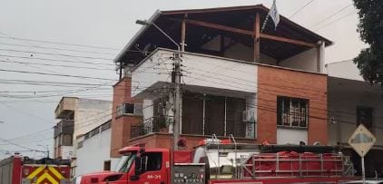 Iglesia se vio envuelta en llamas por culpa de un ventilador