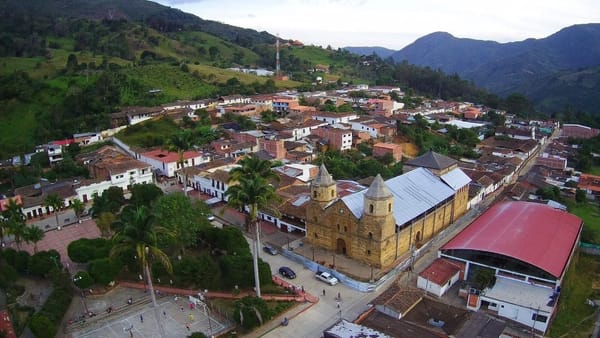 Alcaldesa de Matanza celebró proyecto de placa huella en la vereda Santa Martha