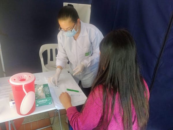 Estudiantes UIS se sumaron a la lucha contra el VIH en masiva jornada de salud