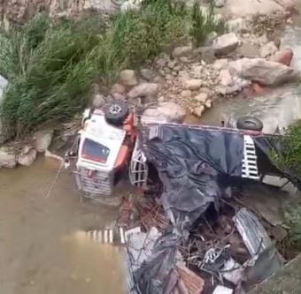 Terrible accidente casi acaba con la vida de dos hermanos