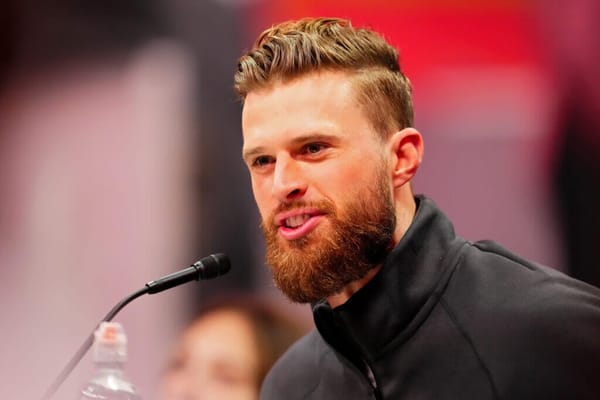El pateador de los Kansas City Chiefs, Harrison Butker, provoca indignación por sus comentarios misóginos