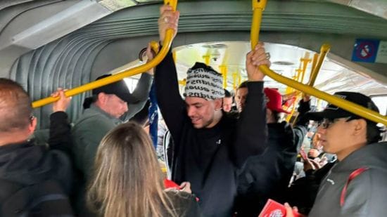 ¡Ryan Castro lleva el reggaetón a las calles de Bogotá!