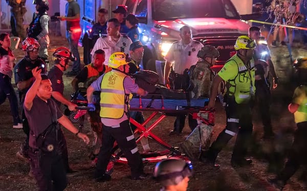 Catástrofe: 9 fallecidos y numerosos heridos tras desplome de tarima