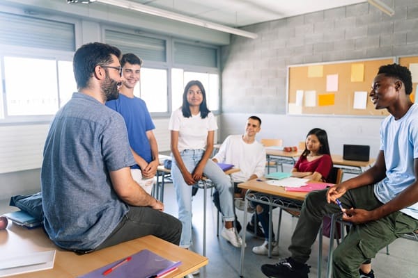 Inseguridad y desempleo: Principales problemas para los jóvenes en Colombia