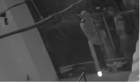 Con cortador de cadenas están robando locales en Piedecuesta