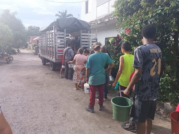 VIDEO. Crisis en Cimitarra: Ganaderos forzados a regalar o botar la leche