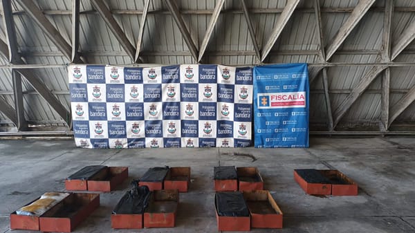 Descubren carga de cocaína en buque mercante de Buenaventura