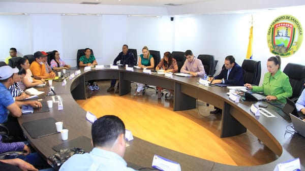 Gobernador anuncia nuevas iniciativas para el desarrollo regional y erradicación de cultivos ilícitos