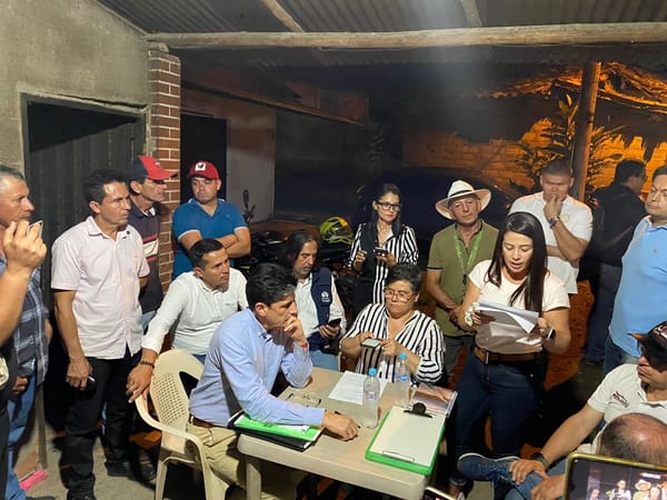 La vía Bucaramanga-Barrancabermeja reabre tras acuerdos