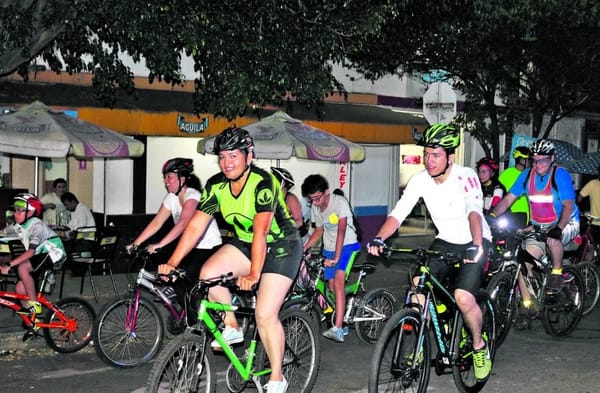 Hoy es el ciclo paseo nocturno en el Festival de la Piedecuestaneidad